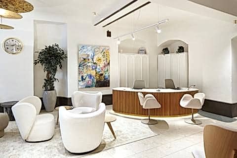 ресепшн отеля Dome Hotel в Старой Риге