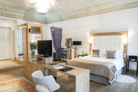 Планировка номера категории Deluxe Suite  в отеле Dome в Старой Риге