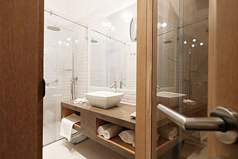 Планировка ванной комнаты в номере Deluxe